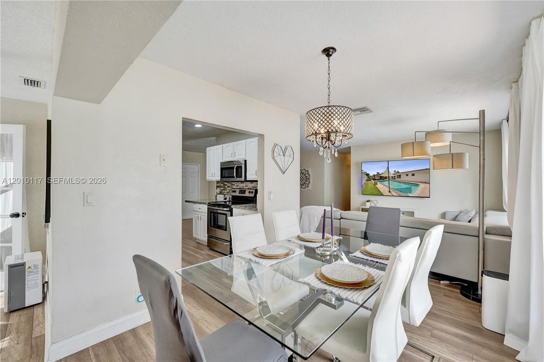 Activo con contrato: $568,000 (3 camas, 2 baños, 1508 Pies cuadrados)