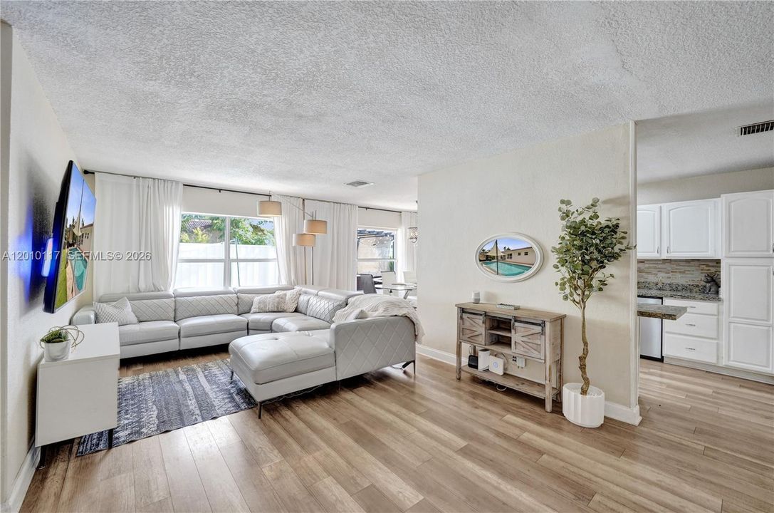 Activo con contrato: $568,000 (3 camas, 2 baños, 1508 Pies cuadrados)