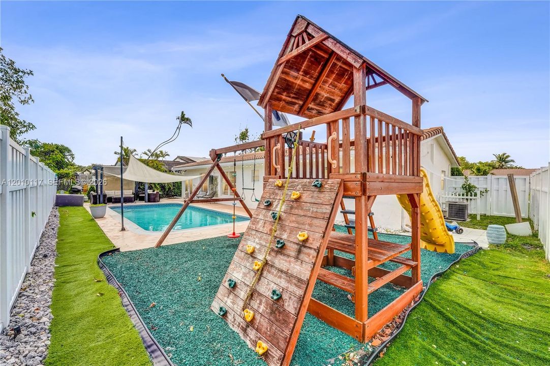 Activo con contrato: $568,000 (3 camas, 2 baños, 1508 Pies cuadrados)