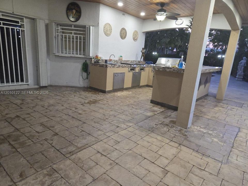 Activo con contrato: $3,600 (3 camas, 2 baños, 1443 Pies cuadrados)