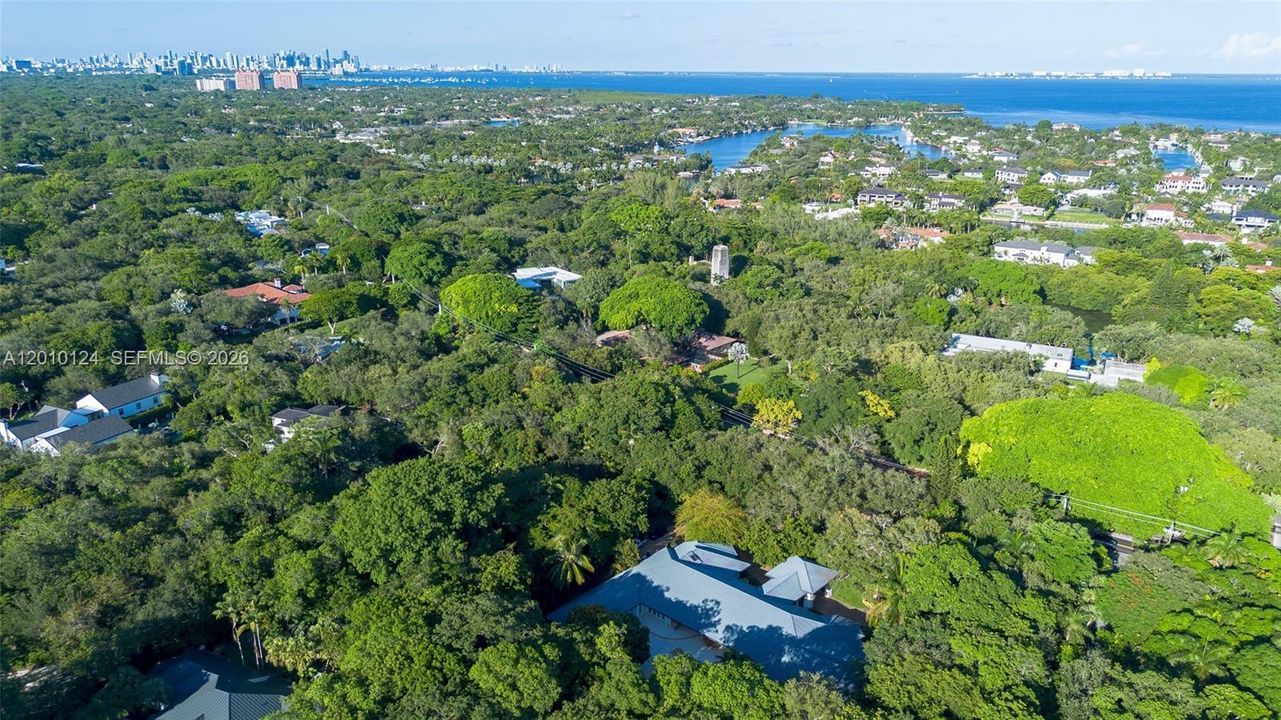 For Sale: $8,995,000 (6 beds, 6 baths, 8226 Square Feet)