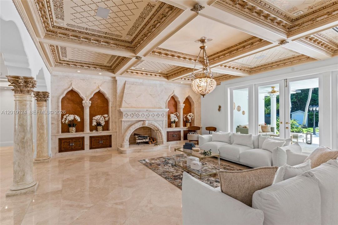 For Sale: $8,995,000 (6 beds, 6 baths, 8226 Square Feet)