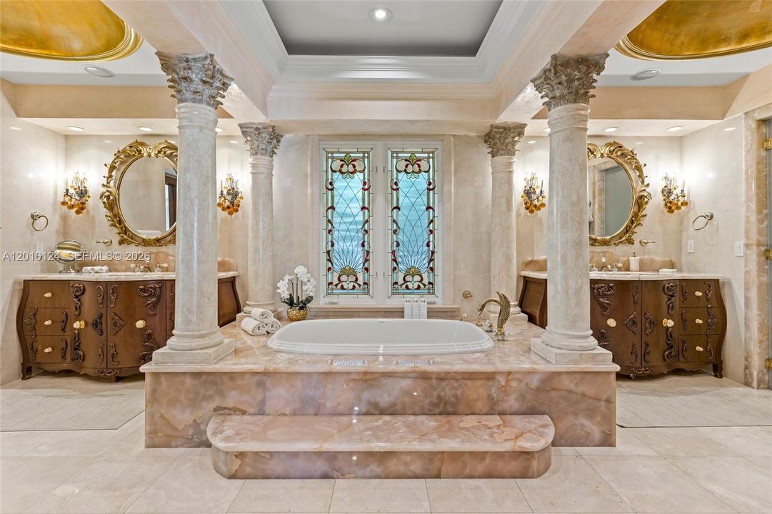 For Sale: $8,995,000 (6 beds, 6 baths, 8226 Square Feet)
