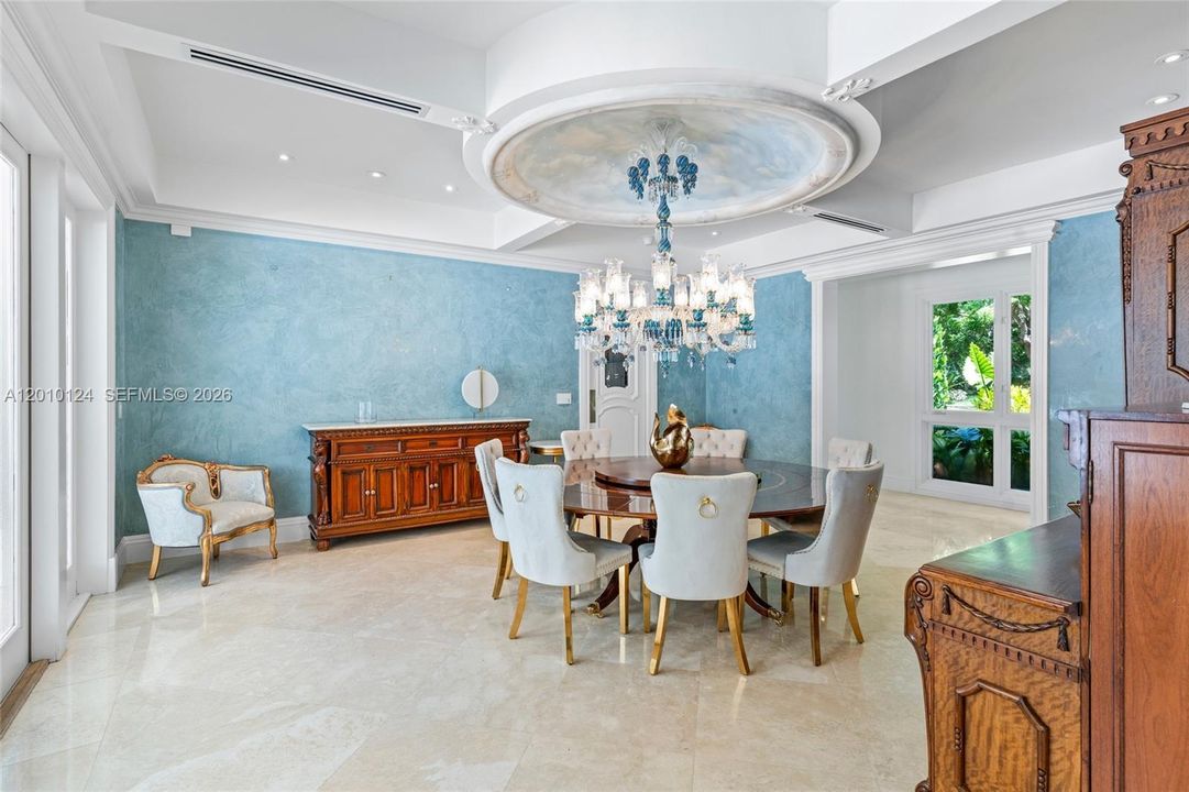 For Sale: $8,995,000 (6 beds, 6 baths, 8226 Square Feet)