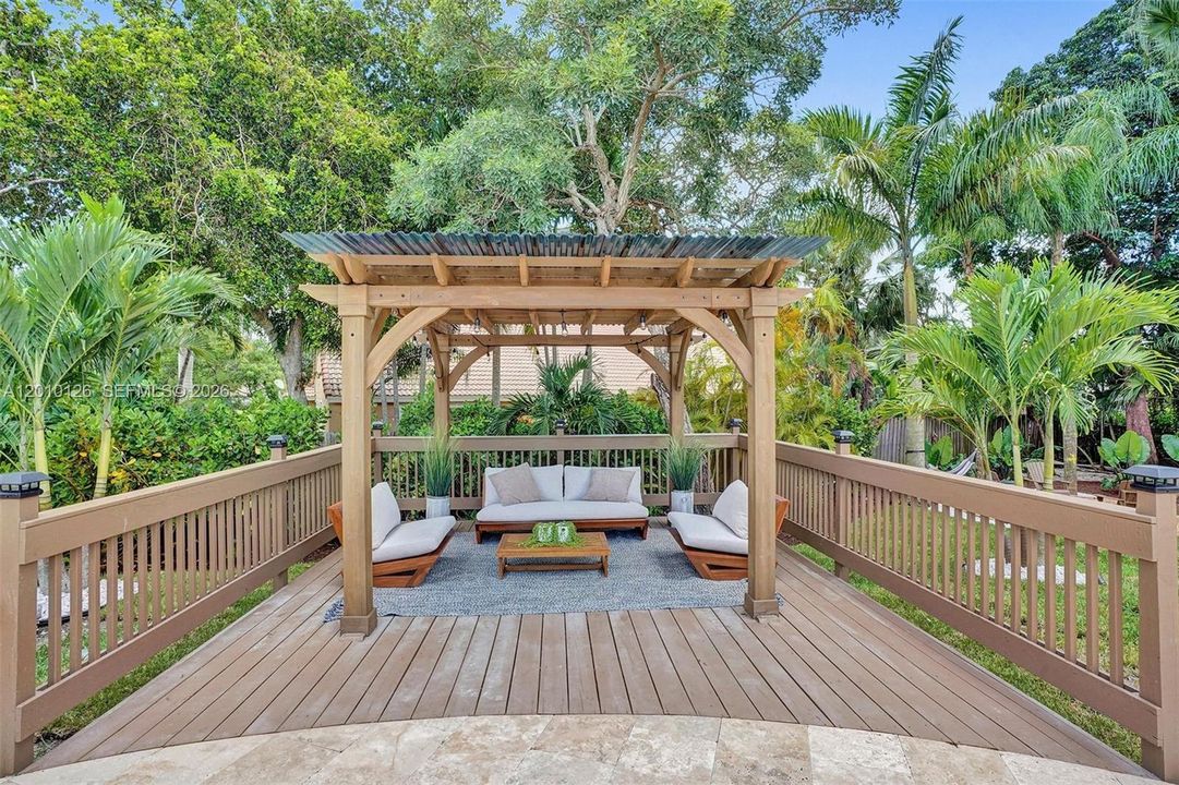 En Venta: $2,400,000 (8 camas, 4 baños, 2776 Pies cuadrados)