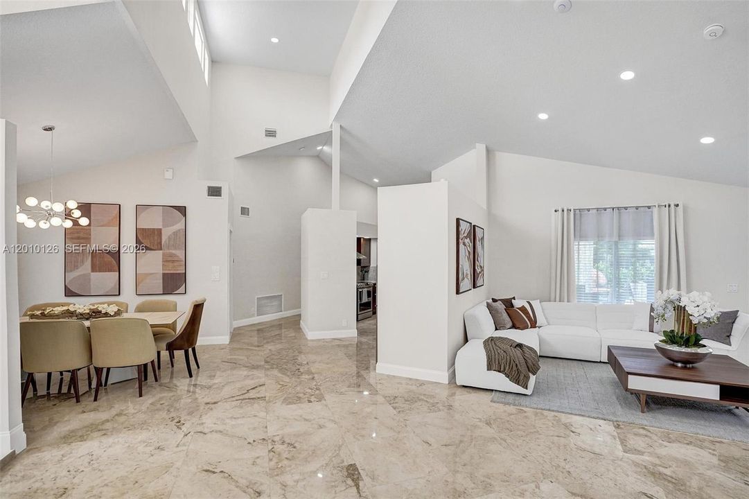 En Venta: $2,400,000 (8 camas, 4 baños, 2776 Pies cuadrados)