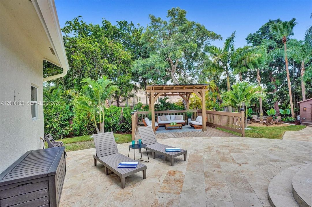 En Venta: $2,400,000 (8 camas, 4 baños, 2776 Pies cuadrados)
