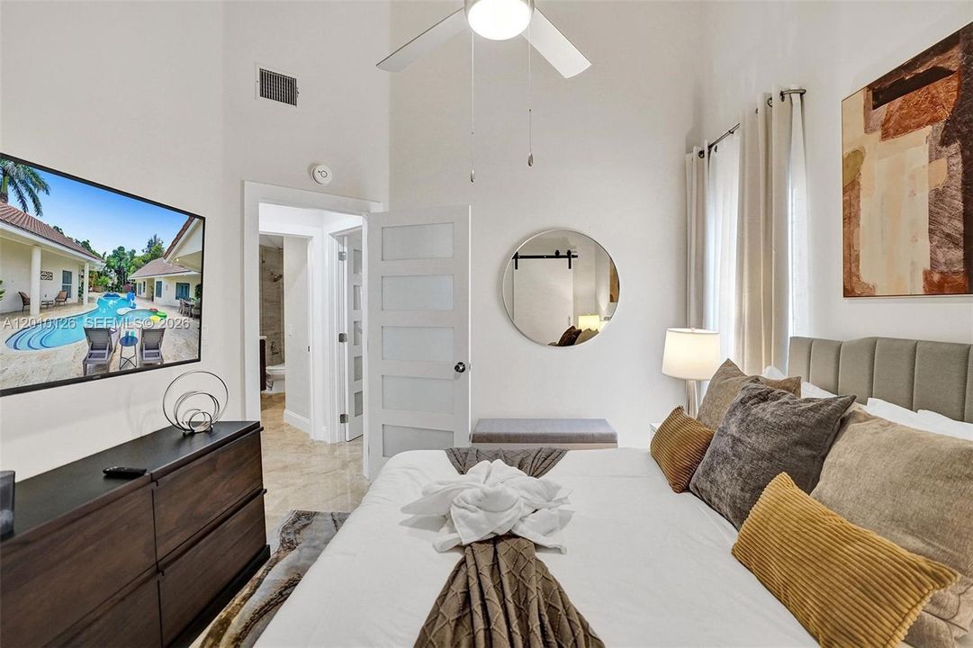 En Venta: $2,400,000 (8 camas, 4 baños, 2776 Pies cuadrados)