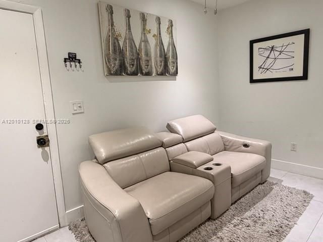 For Sale: $200,000 (2 beds, 1 baths, 715 Square Feet)