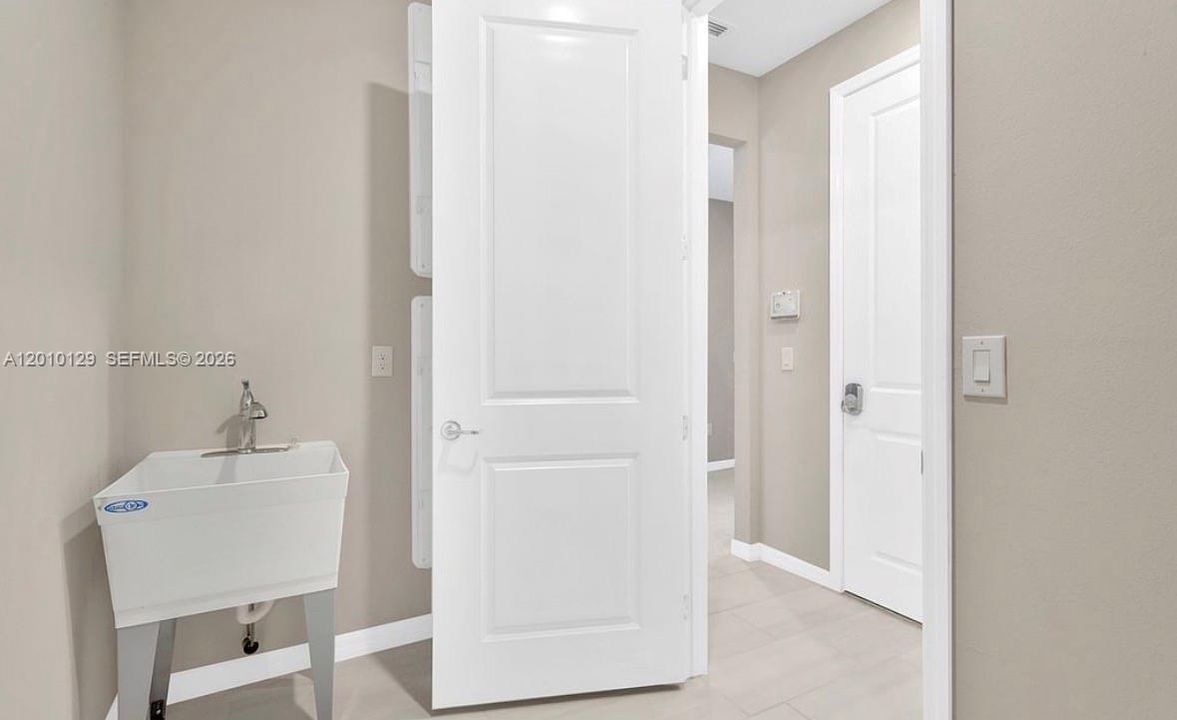 For Sale: $663,000 (4 beds, 3 baths, 2736 Square Feet)