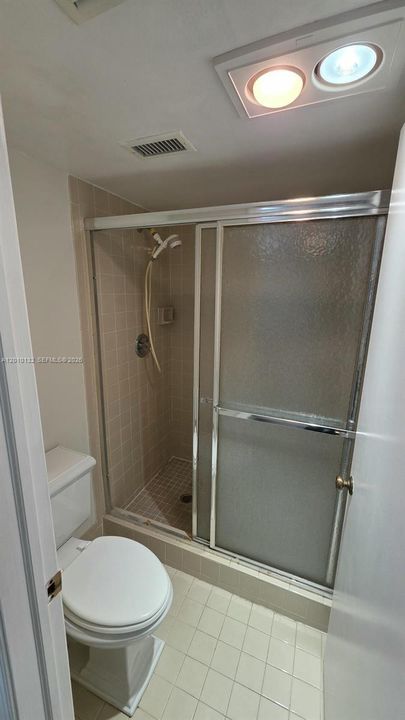 В аренду: $1,875 (2 спален, 2 ванн, 1300 Квадратных фут)