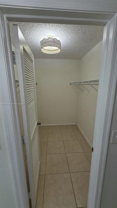 В аренду: $1,875 (2 спален, 2 ванн, 1300 Квадратных фут)