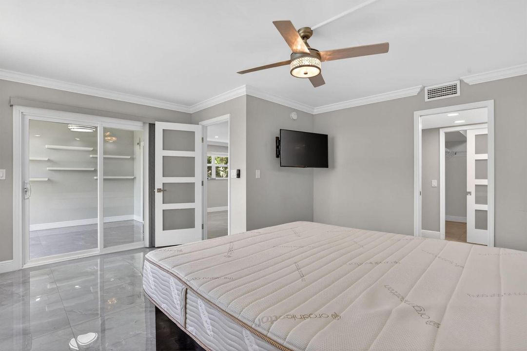 MAIN BEDROOM