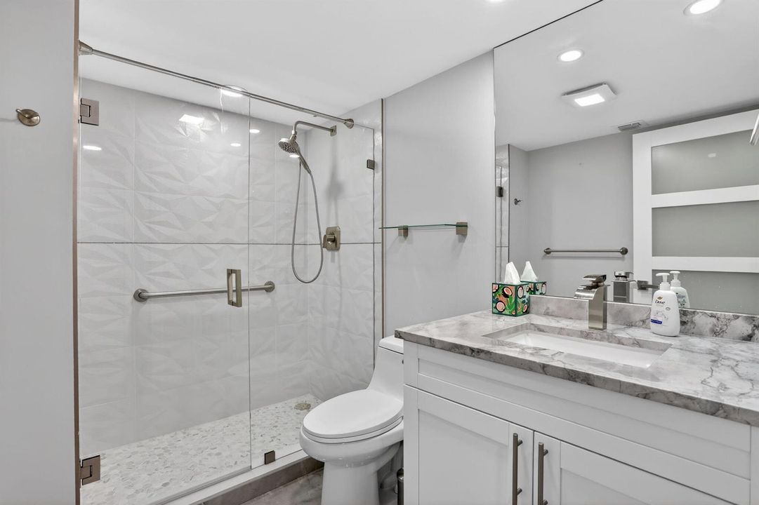 GUEST BATHROOM SHOWER