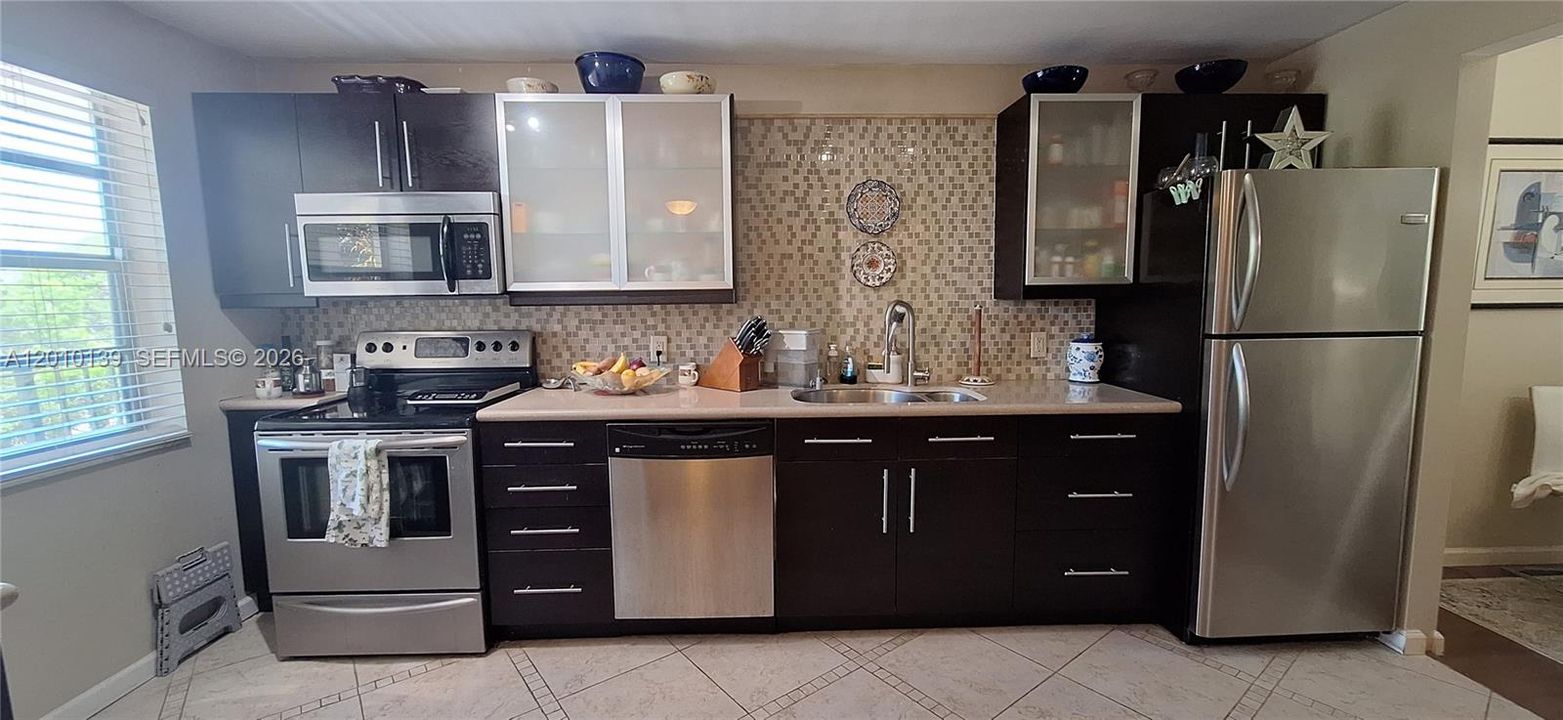For Sale: $168,500 (2 beds, 2 baths, 960 Square Feet)
