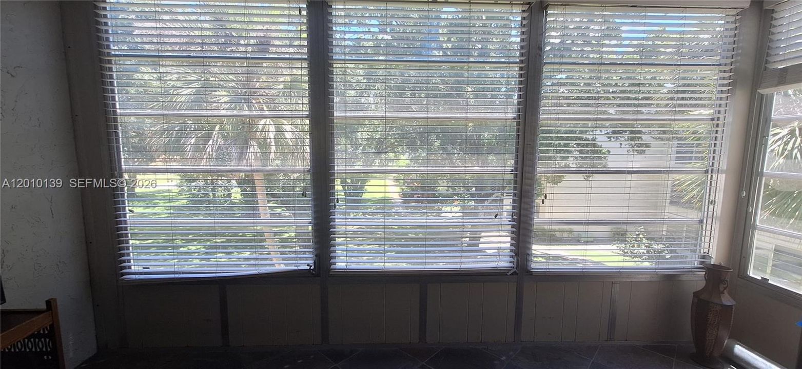 For Sale: $168,500 (2 beds, 2 baths, 960 Square Feet)