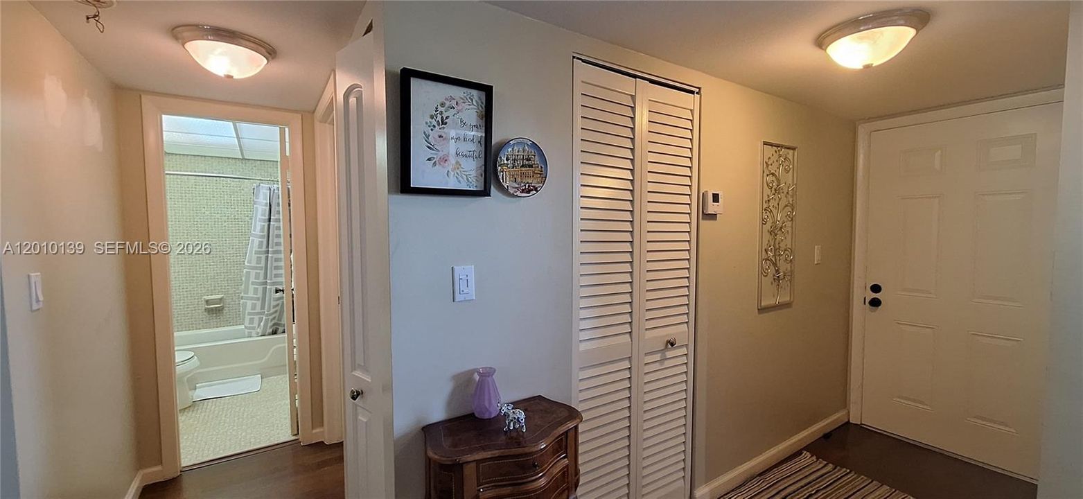 For Sale: $168,500 (2 beds, 2 baths, 960 Square Feet)