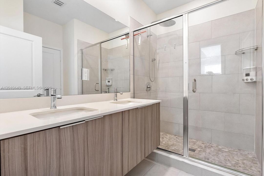 Active With Contract: $889,000 (3 beds, 2 baths, 1866 Square Feet)