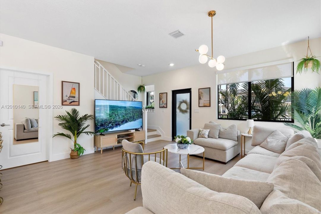 Active With Contract: $889,000 (3 beds, 2 baths, 1866 Square Feet)