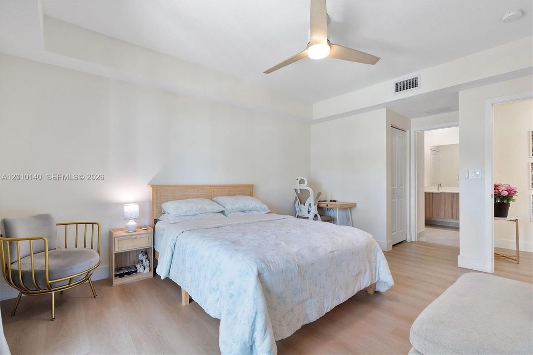 Active With Contract: $889,000 (3 beds, 2 baths, 1866 Square Feet)