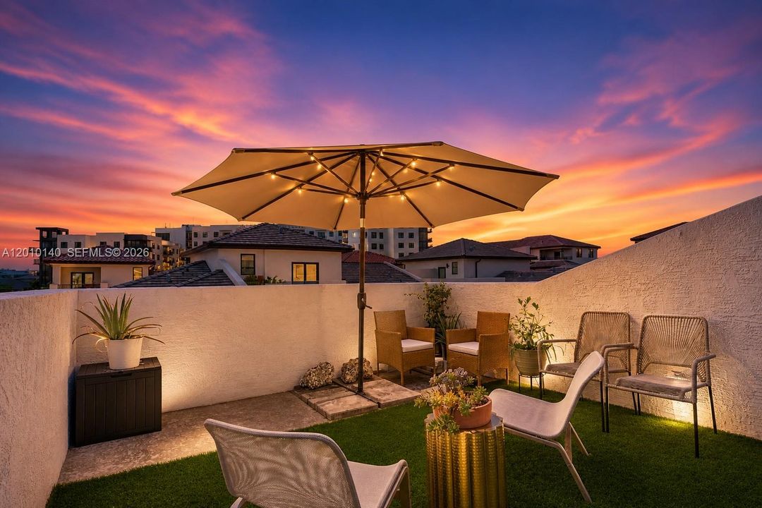 Active With Contract: $889,000 (3 beds, 2 baths, 1866 Square Feet)