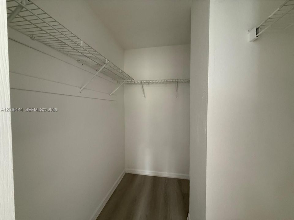 Active With Contract: $2,100 (3 beds, 3 baths, 1423 Square Feet)