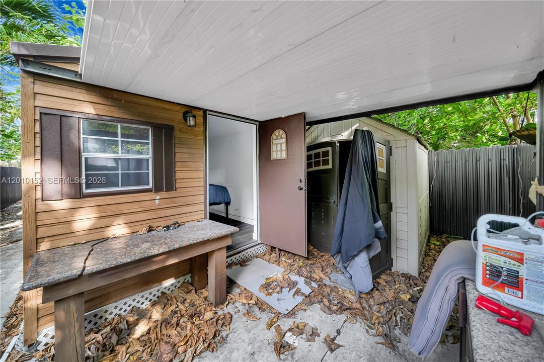 For Sale: $1,445,000 (2 beds, 1 baths, 792 Square Feet)