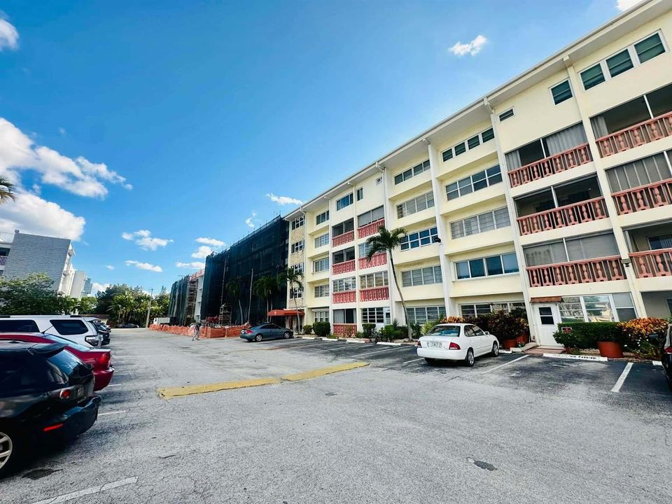 215 SE 3rd Av-15
