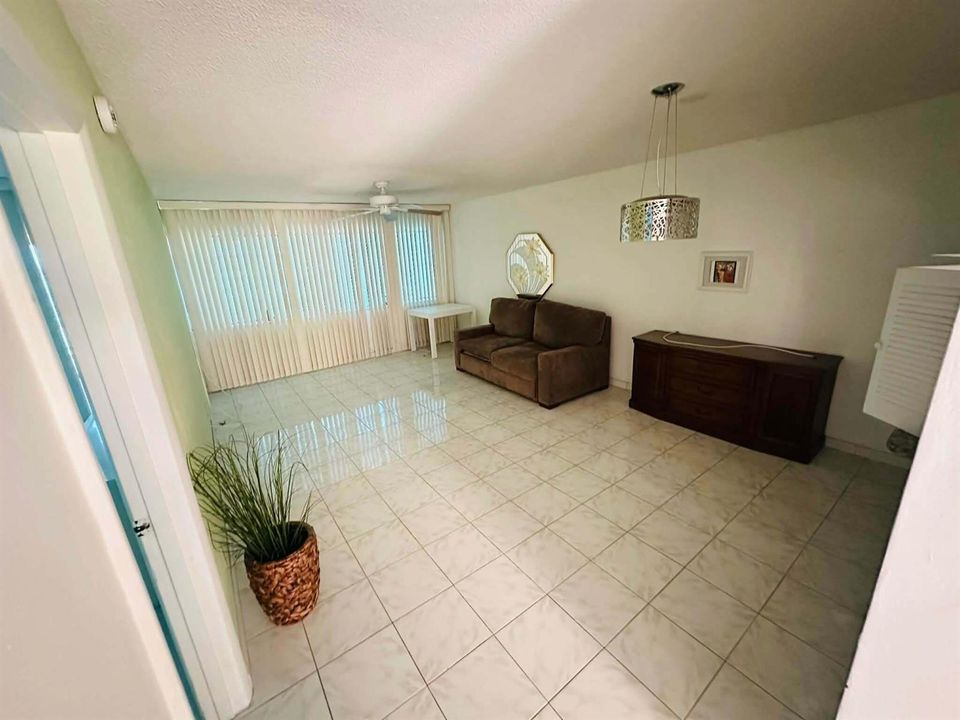 215 SE 3rd Av-6