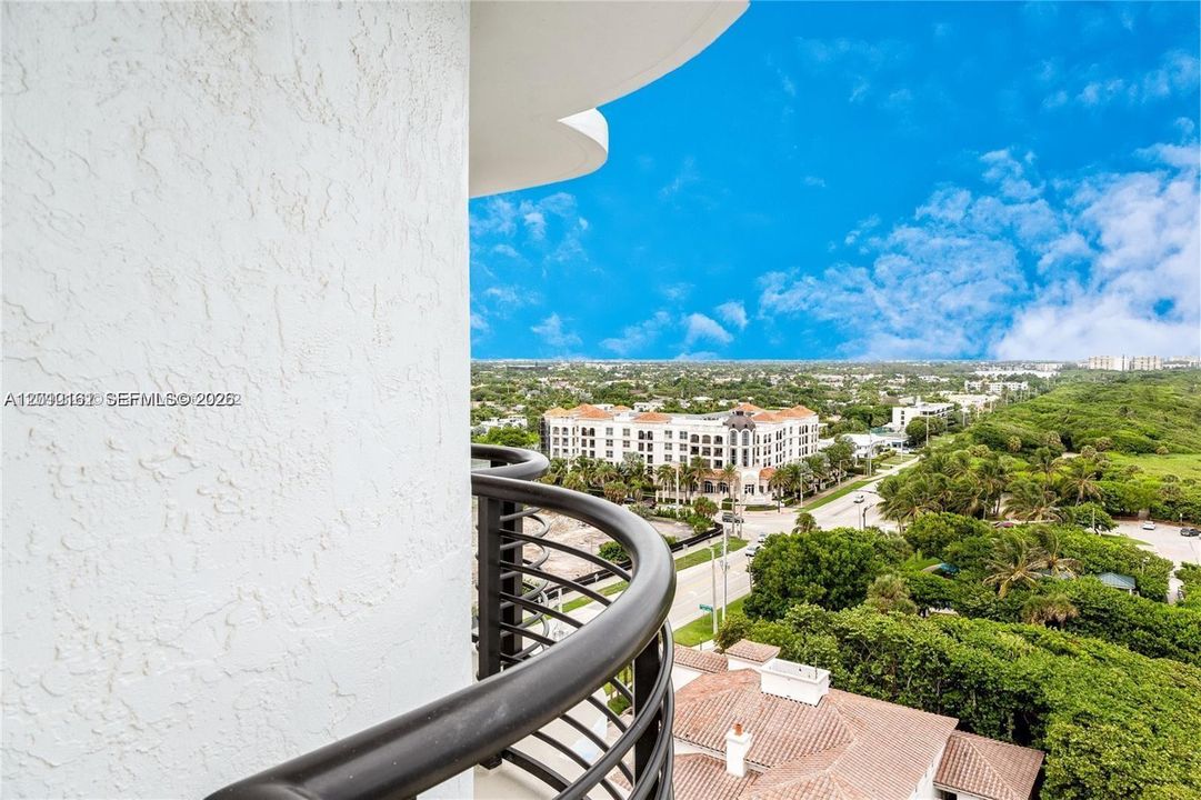 For Rent: $17,500 (2 beds, 2 baths, 1670 Square Feet)