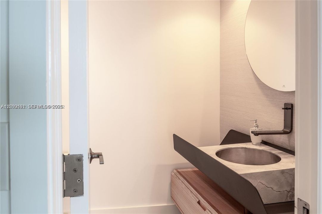 For Rent: $17,500 (2 beds, 2 baths, 1670 Square Feet)