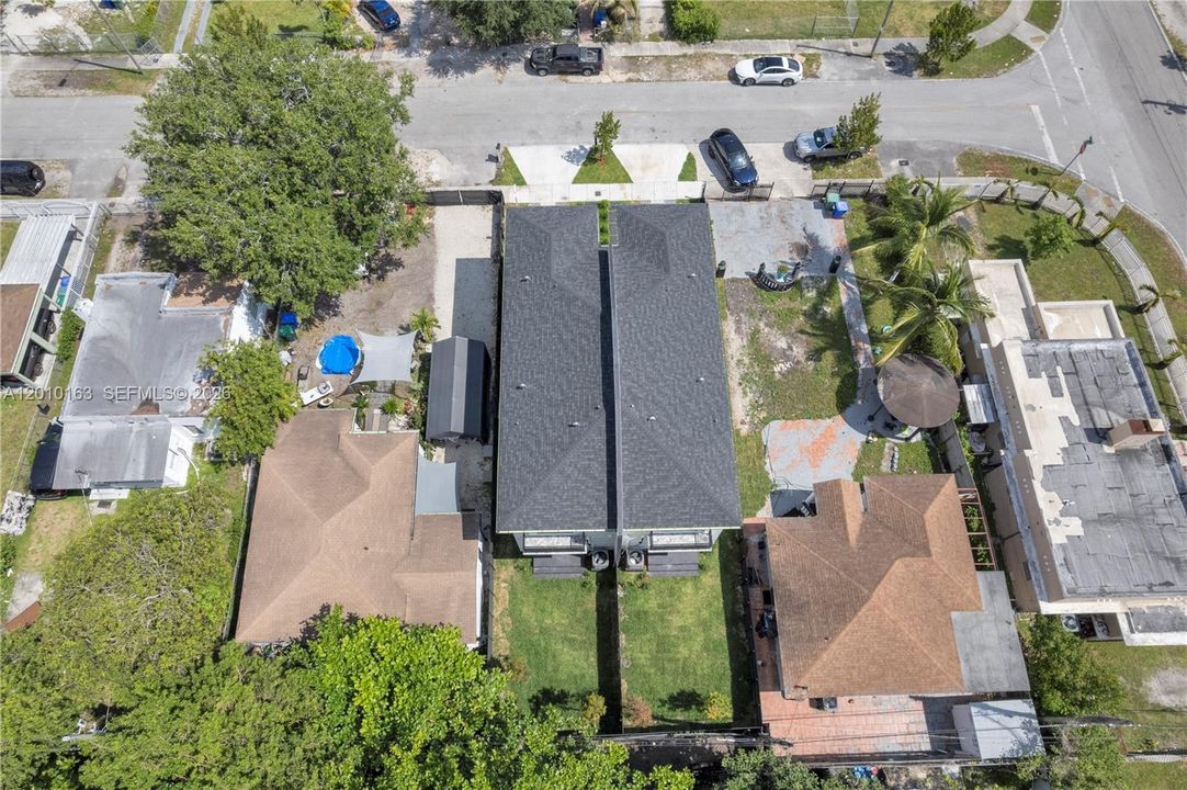 For Sale: $699,999 (4 beds, 2 baths, 1925 Square Feet)