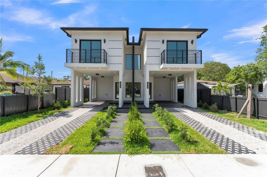 For Sale: $699,999 (4 beds, 2 baths, 1925 Square Feet)