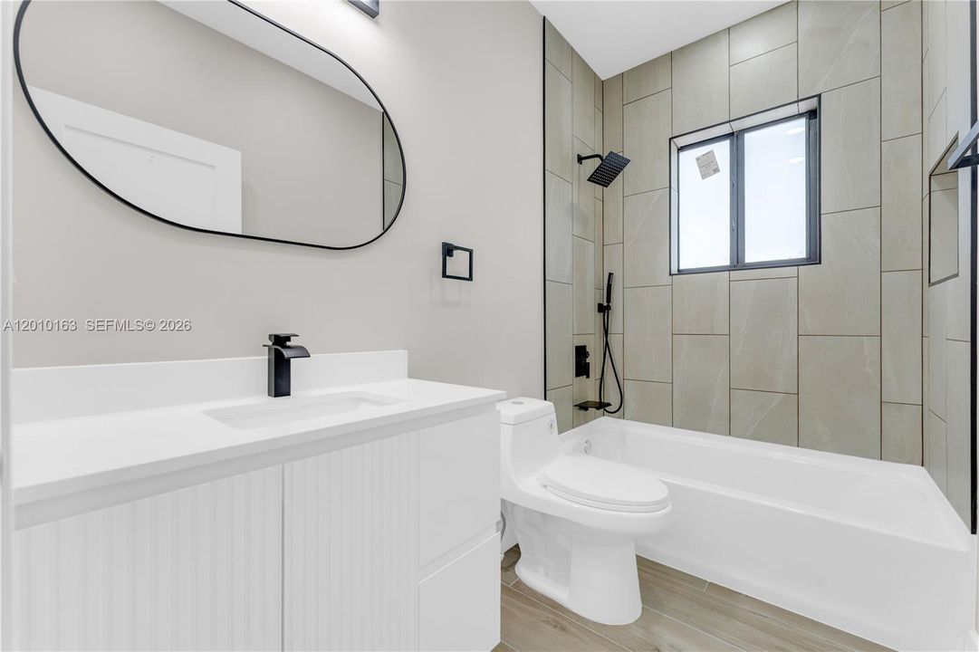 For Sale: $699,999 (4 beds, 2 baths, 1925 Square Feet)