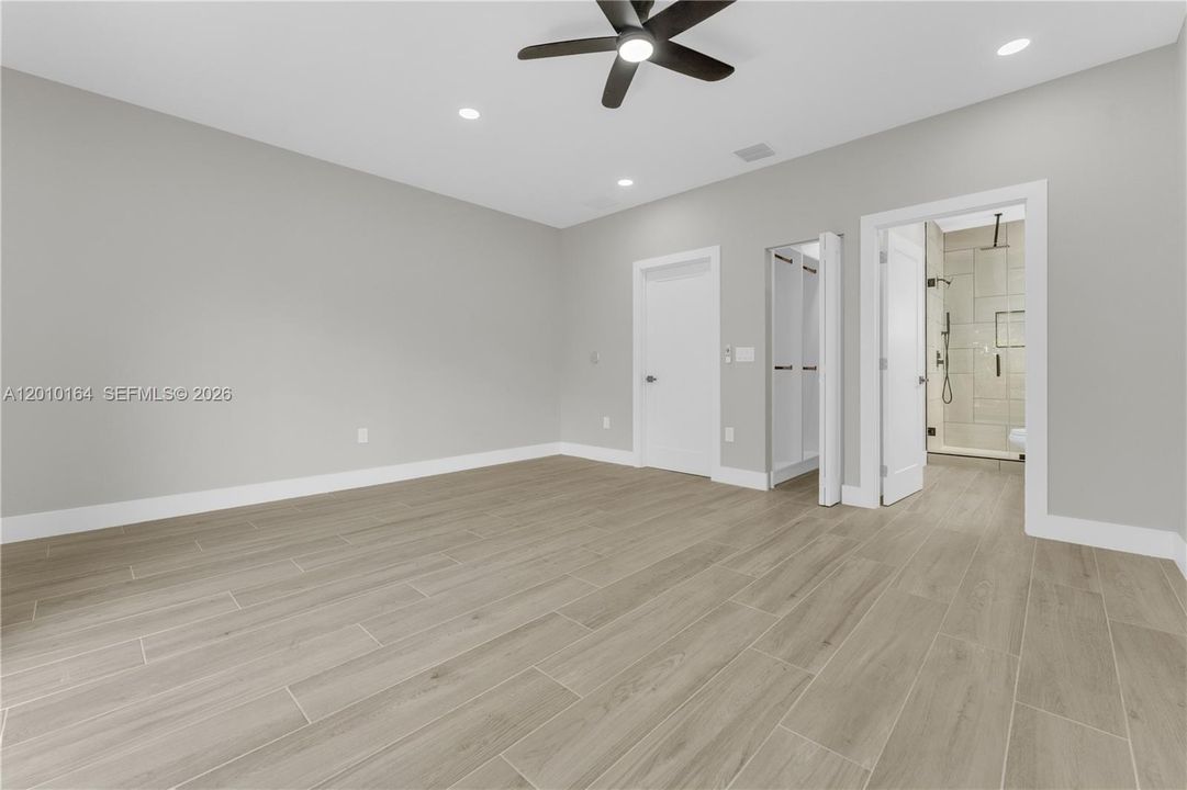 For Sale: $699,999 (4 beds, 2 baths, 1925 Square Feet)