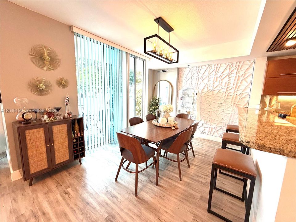 На продажу: $399,000 (2 спален, 2 ванн, 1778 Квадратных фут)