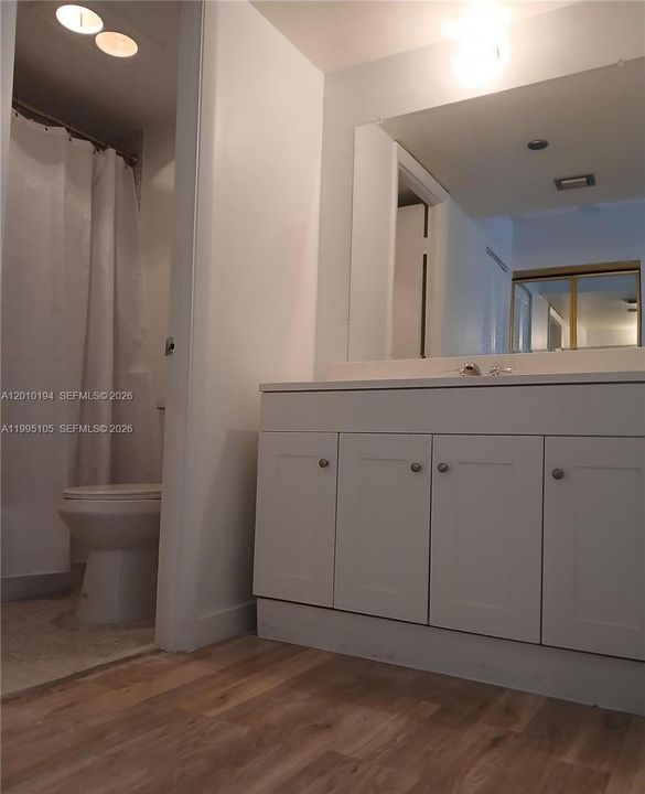 For Sale: $159,000 (2 beds, 2 baths, 1100 Square Feet)