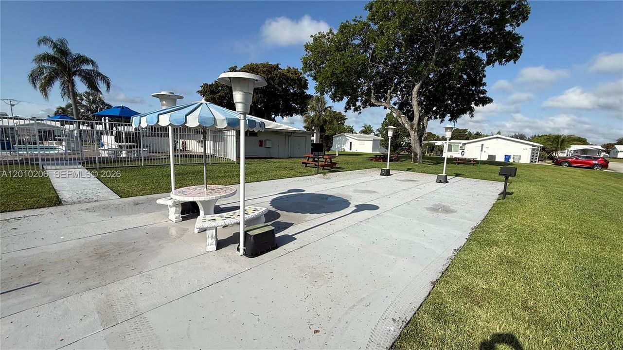 For Sale: $175,000 (2 beds, 1 baths, 874 Square Feet)