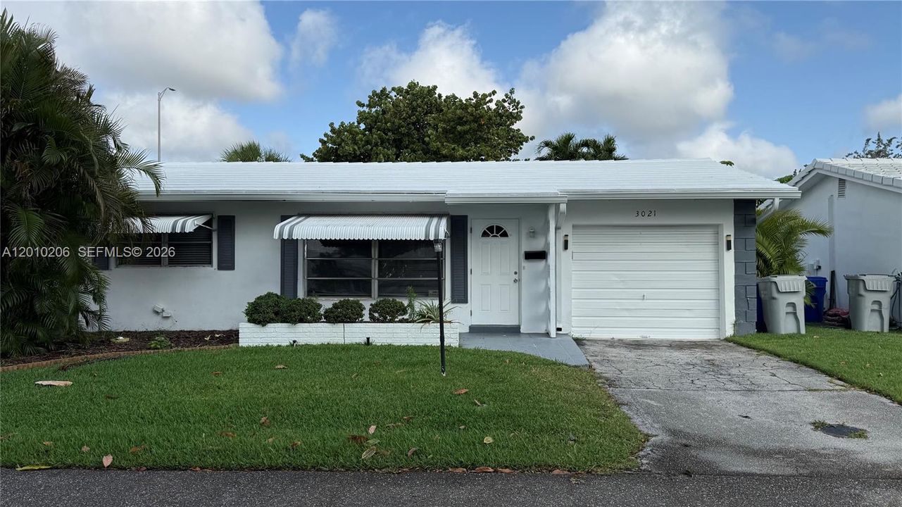 For Sale: $175,000 (2 beds, 1 baths, 874 Square Feet)