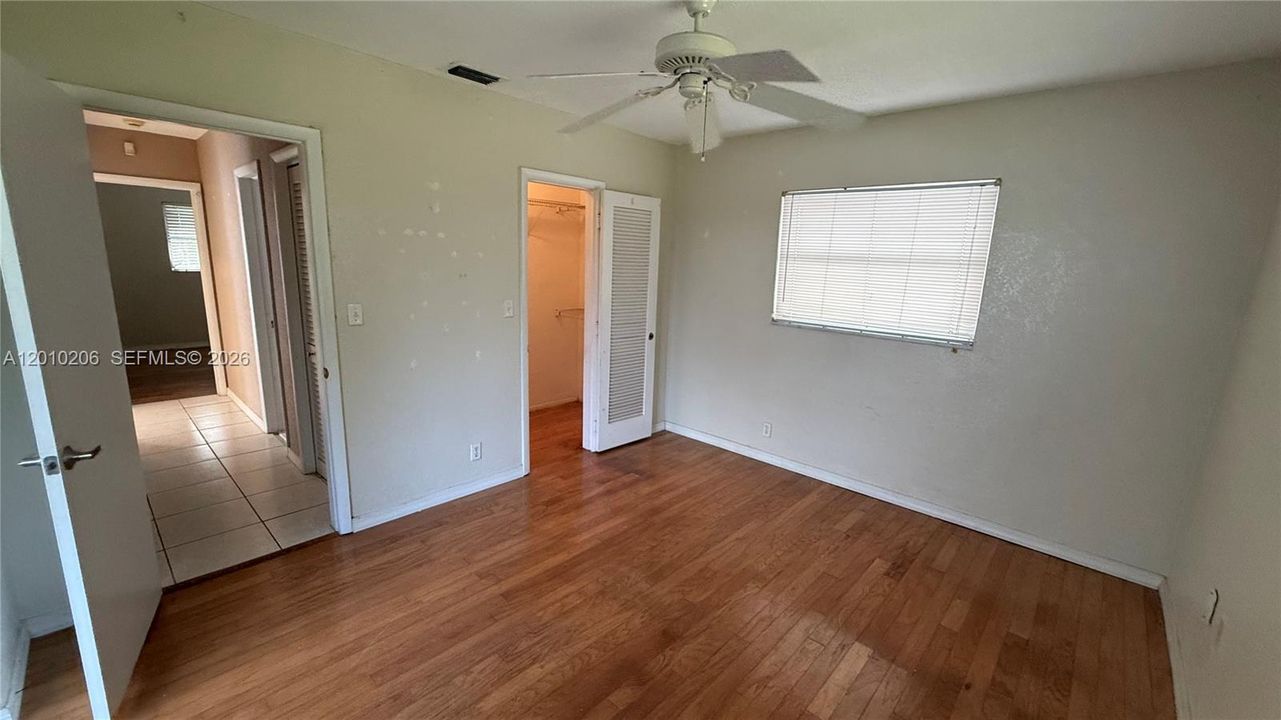 For Sale: $175,000 (2 beds, 1 baths, 874 Square Feet)