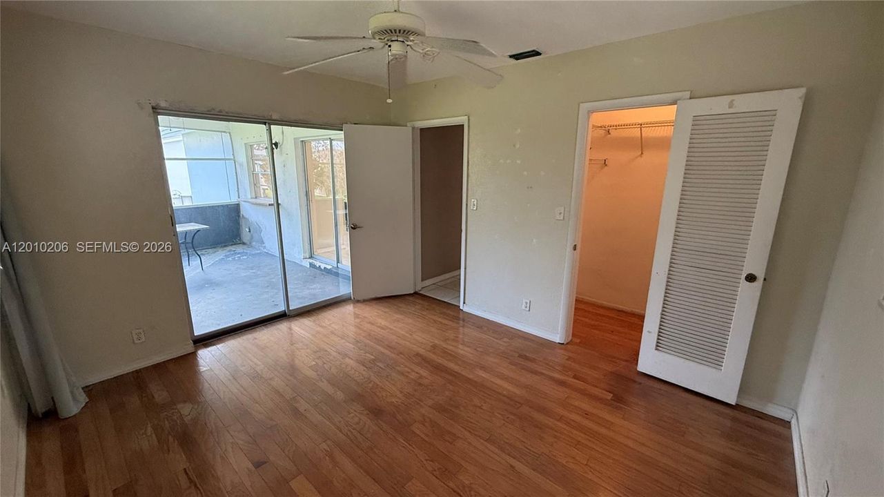 For Sale: $175,000 (2 beds, 1 baths, 874 Square Feet)