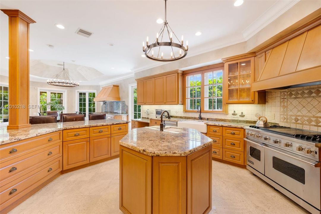 For Rent: $22,000 (5 beds, 5 baths, 5756 Square Feet)