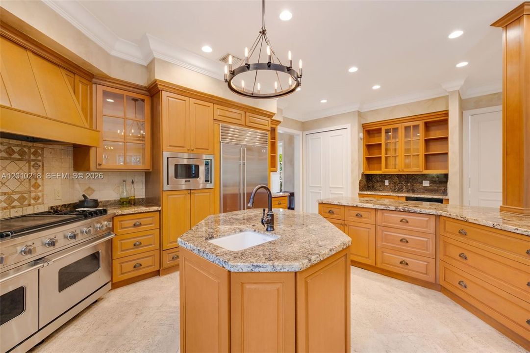 For Rent: $22,000 (5 beds, 5 baths, 5756 Square Feet)