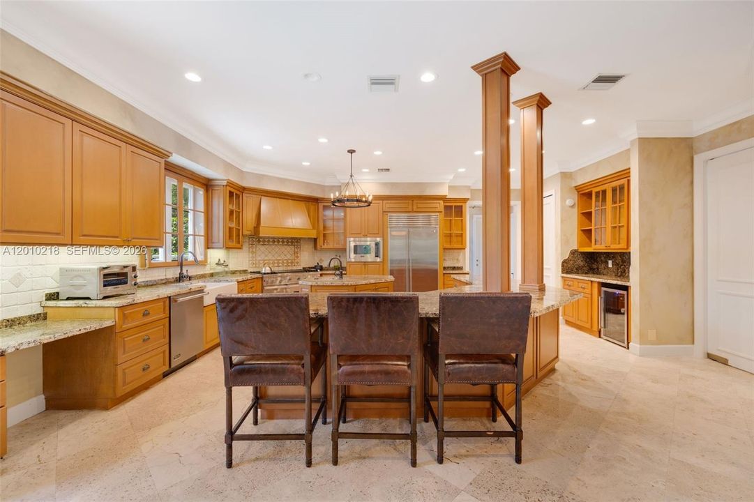 For Rent: $22,000 (5 beds, 5 baths, 5756 Square Feet)