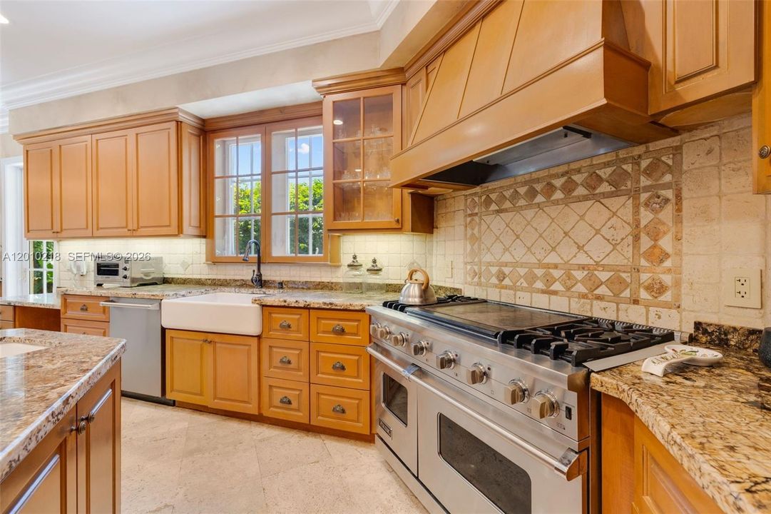 For Rent: $22,000 (5 beds, 5 baths, 5756 Square Feet)