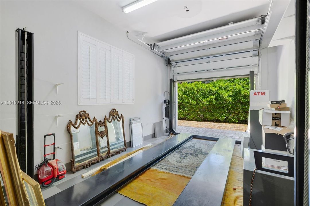 For Rent: $22,000 (5 beds, 5 baths, 5756 Square Feet)