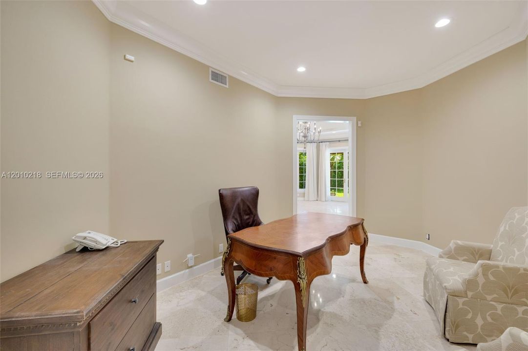 For Rent: $22,000 (5 beds, 5 baths, 5756 Square Feet)