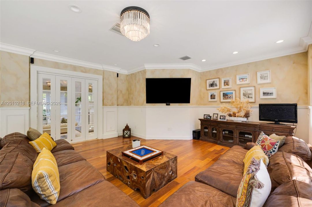 For Rent: $22,000 (5 beds, 5 baths, 5756 Square Feet)