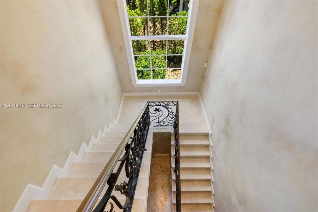 For Rent: $22,000 (5 beds, 5 baths, 5756 Square Feet)