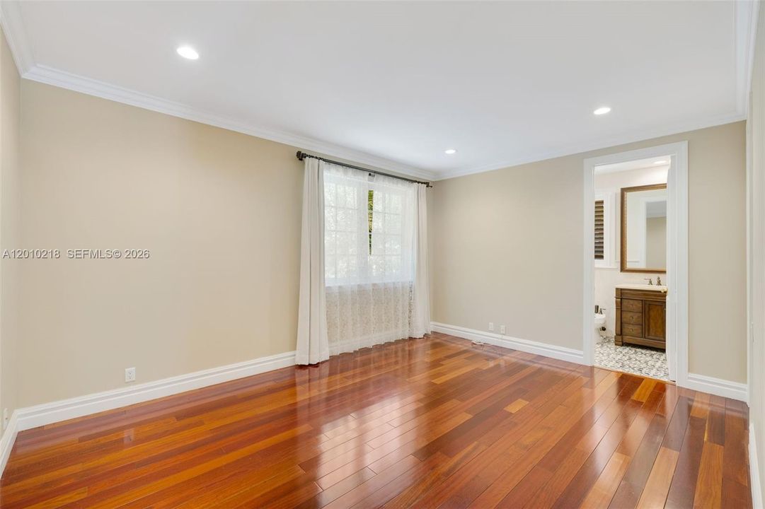 For Rent: $22,000 (5 beds, 5 baths, 5756 Square Feet)